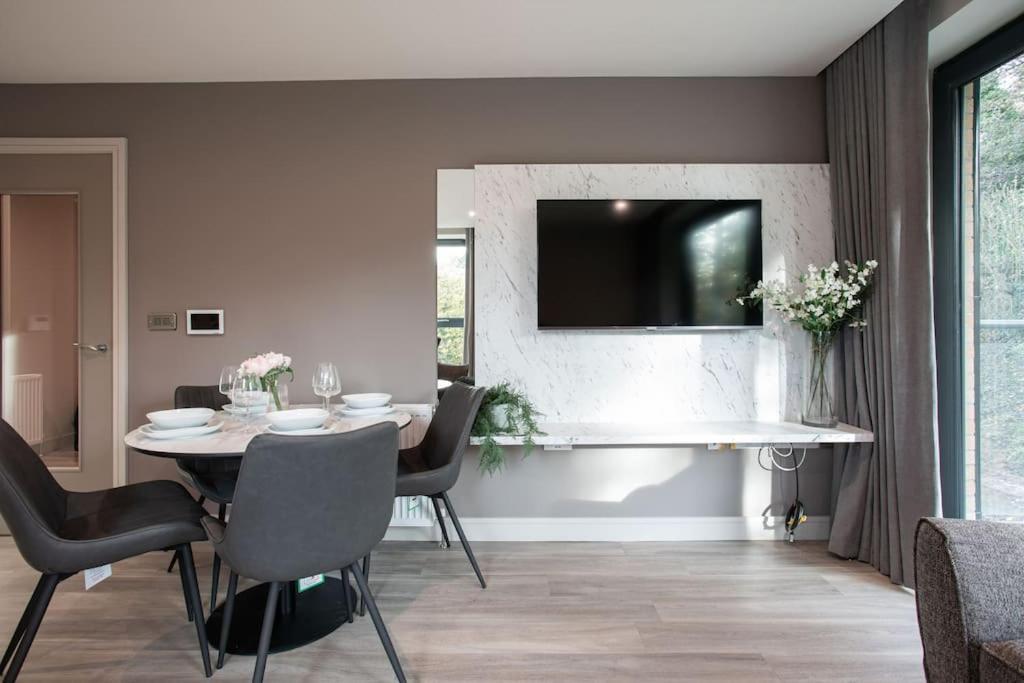 Stunning 2Br Next To The City Airport Bhd - Free Parking ベルファスト エクステリア 写真